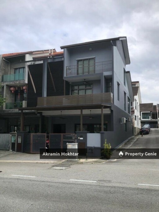 Renovated, 27x75, End Lot & Non Bumi | Teres 2.5 Tingkat Kinrara Residence, Puchong