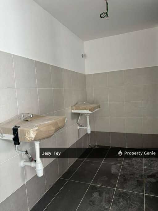 Permas Avenue Shop For Rent (Whole Block)