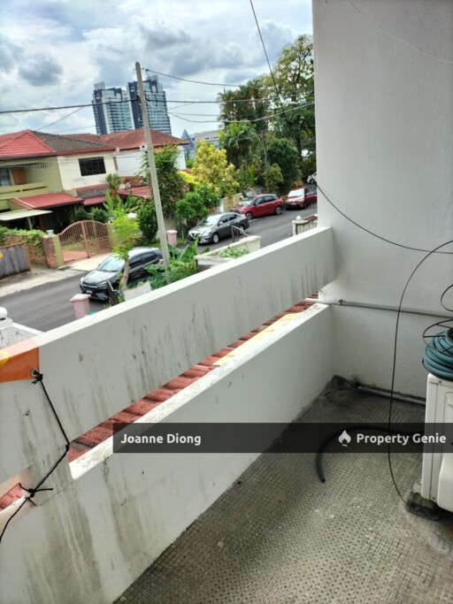 SS22 PJ Double Storey House