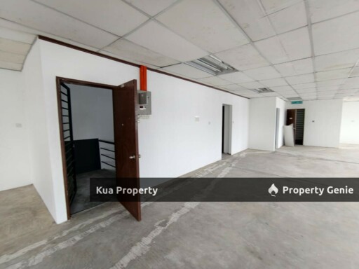 Big Size 3rd Floor Corner Shoplot For Rent! Located at Jalan Kulas, Satok
