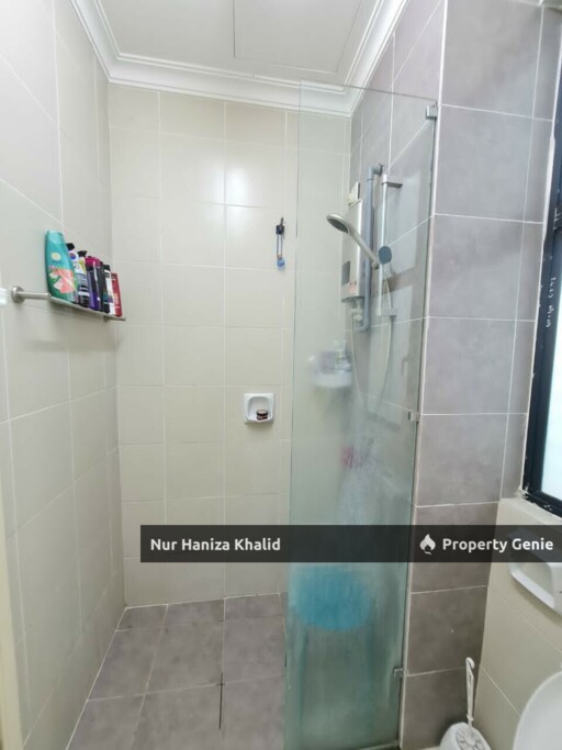 Town House, Lake Valley Avenue 2, Bandar Tun Hussein On Cheras Selangor