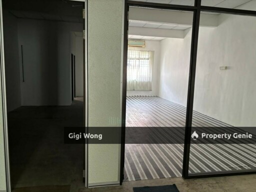 Muzzafar Heights Shoplot