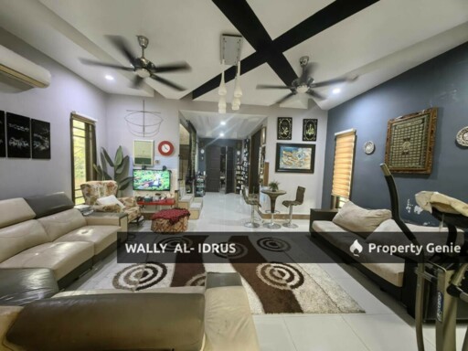 2.5 Storey Terrace House Corner Lot, Spacious Land, Gated and Guarded