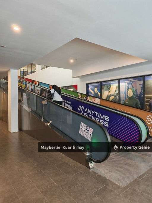 Gardens Square Coner Shop For Rent