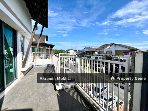 An Exclusive Three Storey Semi Detached House, Seksyen 13, Shah Alam For Sale