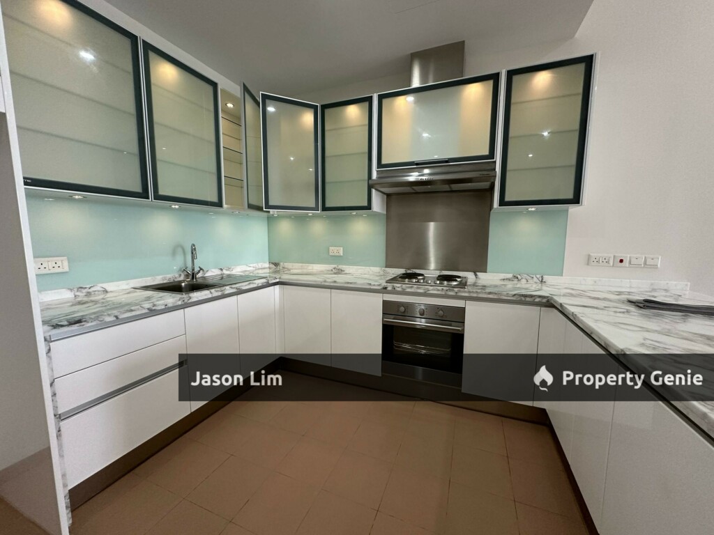 Straits Quay Seafront Luxury Service Suite