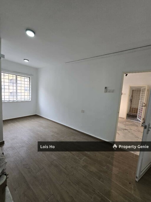 Pangsapuri Hilir Kota Block S For Sale  3R2B  Level 2 walk up  Lh66 893.4 sqf Fully Renovated  RM178k