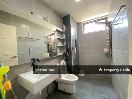 Luxury Marina Residence 3 Bedroom Apartment, Bayu Puteri 5 min to Ciq