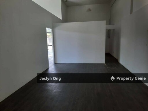 1.5 storey Semi D Factory @ Setia Business Park 1 for Rent
