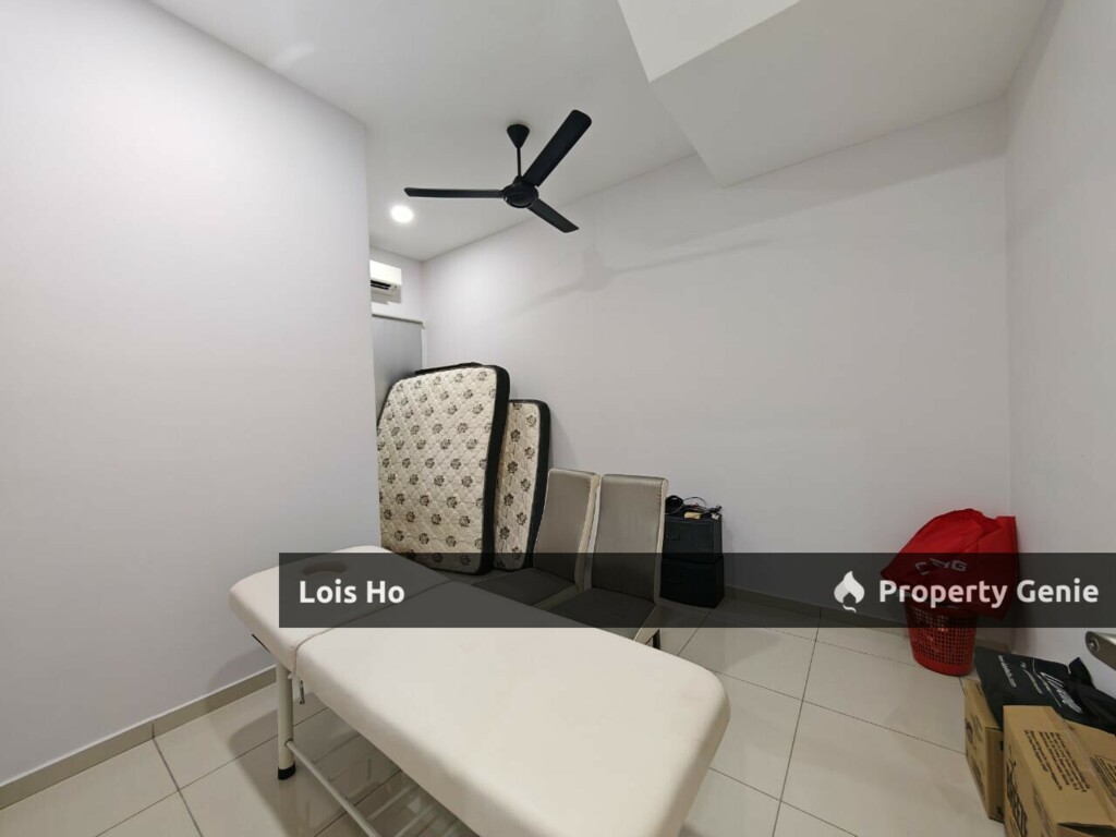 For Sale One Krubong Sutera Emas Double Storey 640K