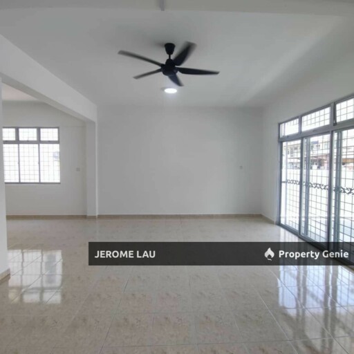 Sri Kluang Double Storey End Lot House for Sale