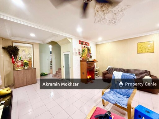 Freehold, End Lot, Renovated & Fully Furnished | Double Storey Taman Universiti Indah, Seri Kembangan