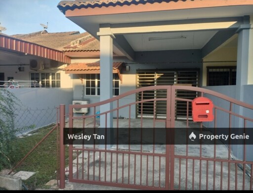 Pulau Gadong Single Storey 3 Rooms Partly Furnished 20x65 10mins to Melaka Town