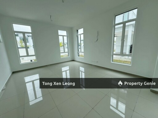 BJB Height Bungalow In Bemban, Spacious 5000 Sqft Land