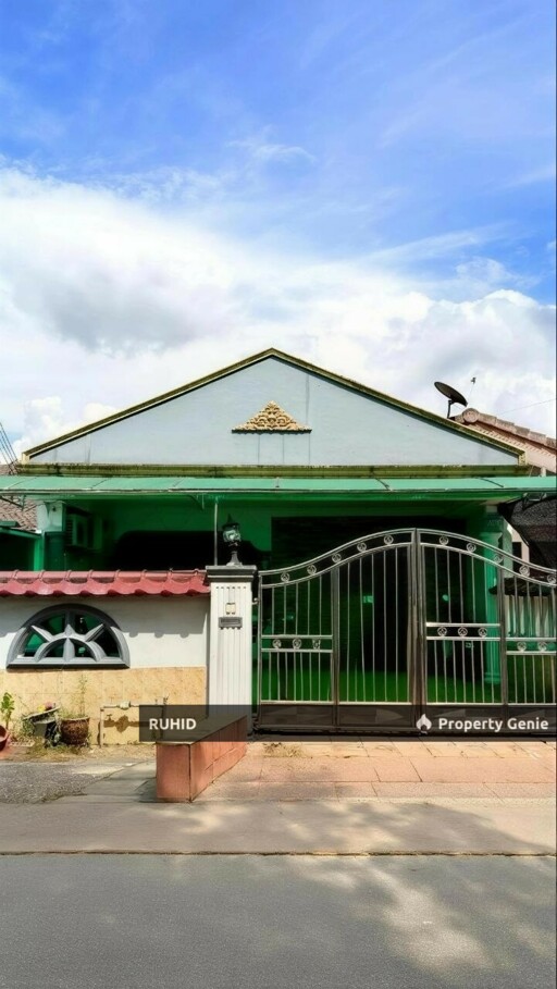Renovated Single Storey Terrace House @ Taman Rinting Masai | 4 Bedrooms | Attic Room | Freehold