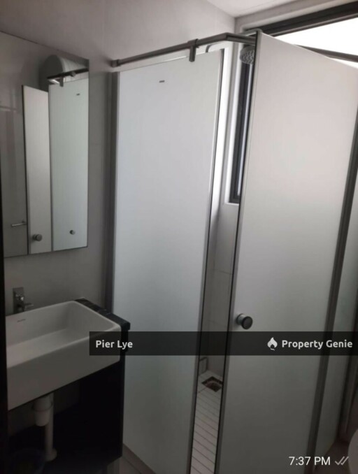 Royal Strand @ Country Garden