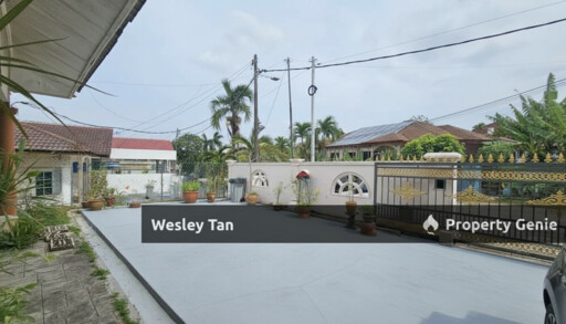 Single Storey SemiD Ayer Keroh Fully Extended 5rooms Extra Garden Area