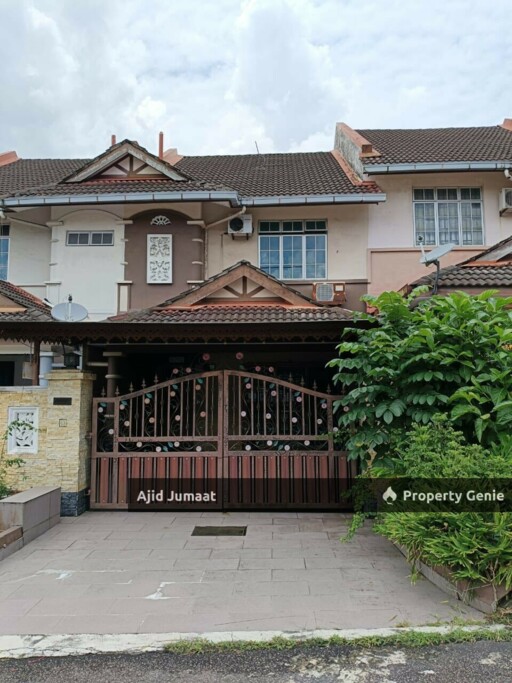 RUMAH TERES 2 TINGKAT UNTUK DIJUAL,TAMAN BUKIT DAHLIA,PASIR GUDANG,JOHOR