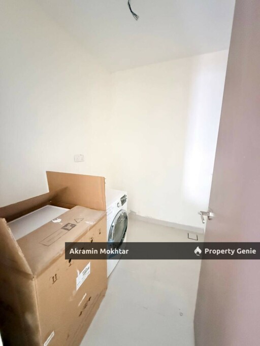 Freehold, Facing KLCC & 4 Parking | MET 1 Residences Condo, KL Metropolis, Dutamas KL .