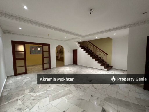 22x75 Facing Open Renovated Teres 2 Tingkat Putra Bistari, Putra Heights