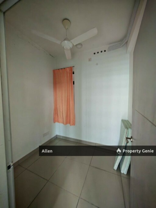 High-Floor Fully Furnished 1+1 Room Unit at Austin Regency with 2 Carparks