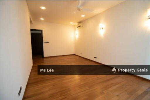 The Pearl @ KLCC-Level 17 private lift- Sale below bank value Rm480k