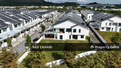 Huge Extra Land Corner Lot Double Storey Terrace House, Hijayu 2 Resort Homes, Bandar Sri Sendayan