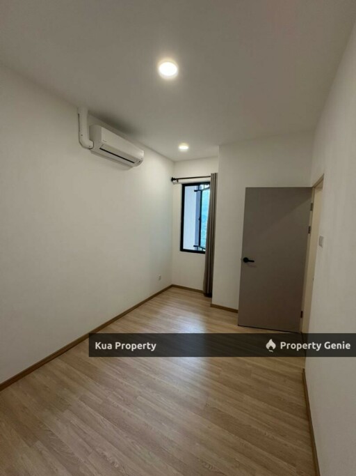 Vantage Residence Apartment