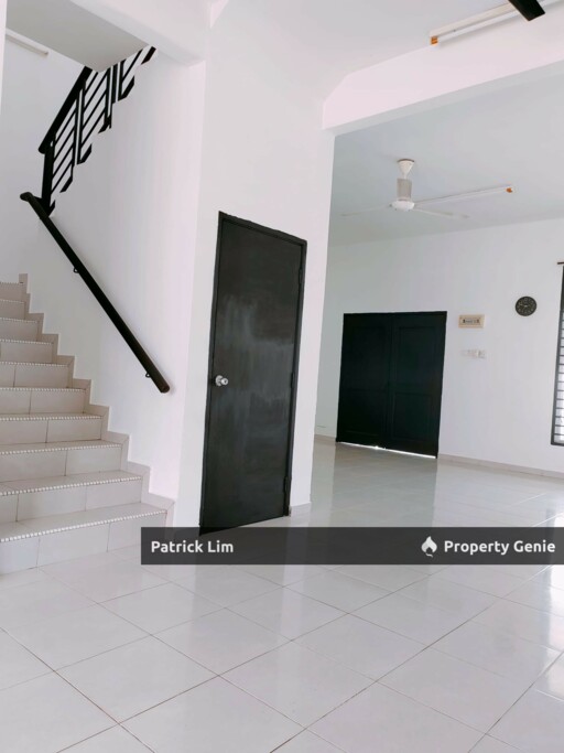 Taman Angkasa Nuri, Double Storey Terrace For Rent