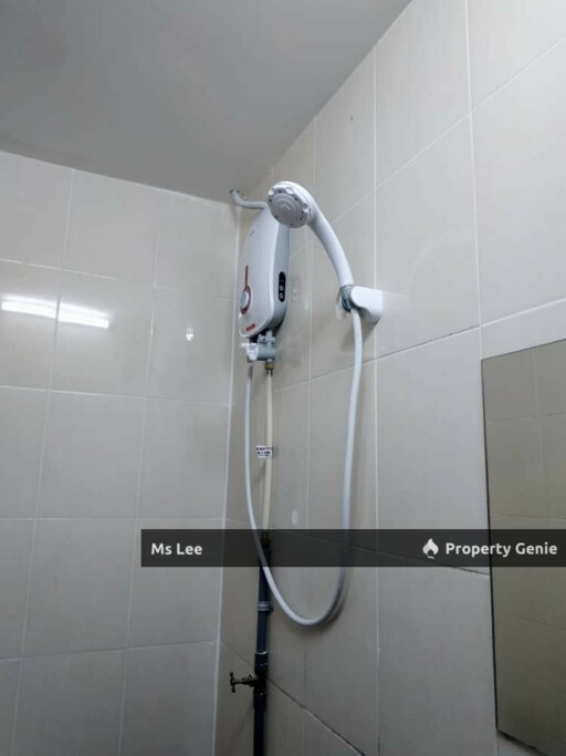 Room 205 RM 750 @ 2 Storey Shop Hotel,Chow Kit -near LRT/HKL/IJN -Ready 15/12