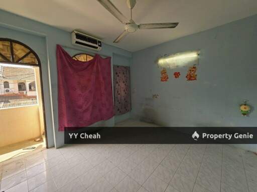 Taman Ipoh / Bercham 2.5 Storey Terrace For Sale, Strategic Location, Auto gate