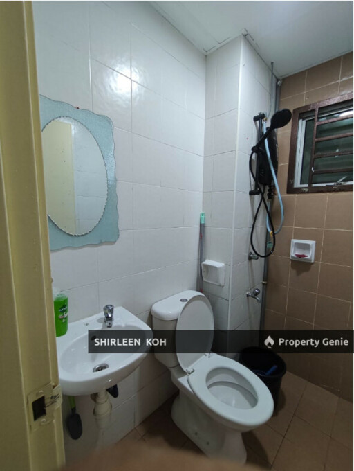 Male Room Renting for Rent at Suriamas Suite @ Larkin JB Town Area