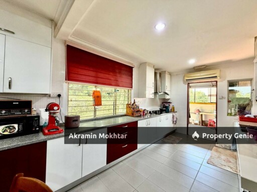 Freehold & Renovated | Setingkat Setengah Bungalow Jalan Tasik Biru Sungai Buloh