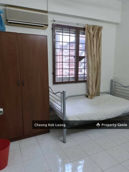 Room To Let Forest Green Condominium
