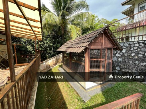 Seksyen 2, Shah Alam | Bungalow 7+1 Rooms | RM2.2M - Spacious Car Porch, with Private Pool & Nearby Masjid and UITM Shah Alam