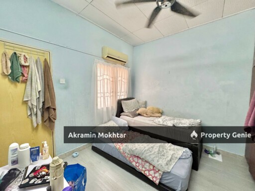 Facing Open & Partially Furnished | Double Storey Jalan Platinum Seksyen 7, Shah Alam
