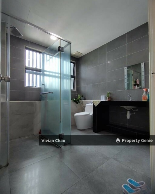 3Storey SemiD Taman Golf Guarded for Sale