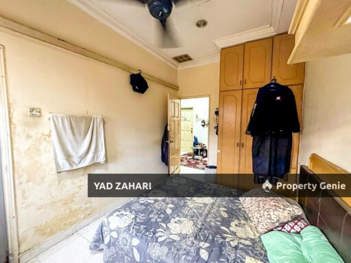 Seksyen 9, Shah Alam | 2-Storey Terrace 4 Bedrooms | RM650K - Facing Open, Spacious Porch & Extended Kitchen