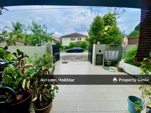 Fully Renovated & Partially Furnished | Double Storey Taman Saujana Puchong SP 10, Puchong