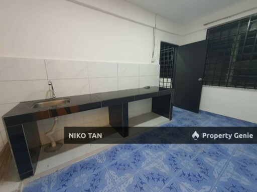Temenggong Flat With 2Bed 1Bath at Bandar Indahpura For Sale