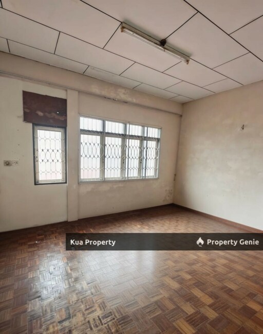 Double Storey Terrace Corner House Located at Jalan Arang