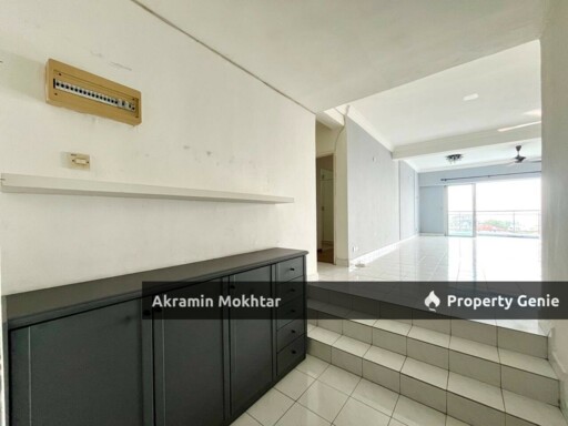 FULLY RENOVATED, BIG UNIT & 2 PARKING | Kemuncak Condominium Seksyen 9 Shah Alam