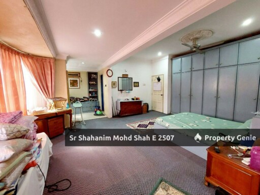 DOUBLE STOREY HOUSE AT TAMAN ALAM MEGAH SEKSYEN 27 SHAH ALAM  END LOT UNIT, RARE UNIT WITH BIG SIZE
