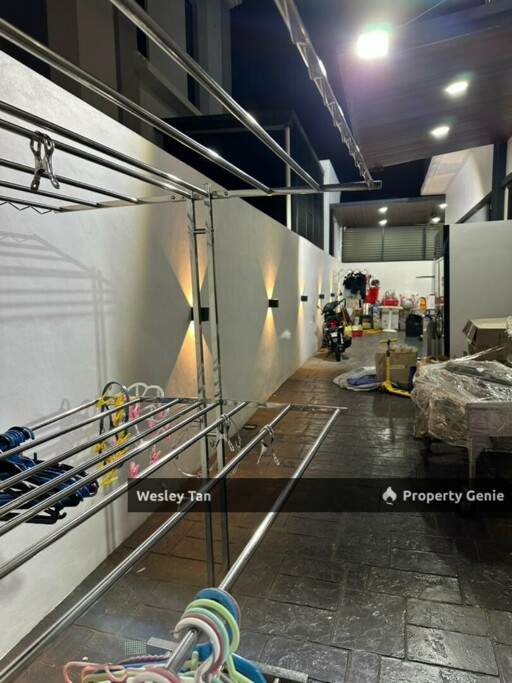 Kampung 7 2 Storey Bungalow Freehold 4,522sf Partly Furnished & Fitted