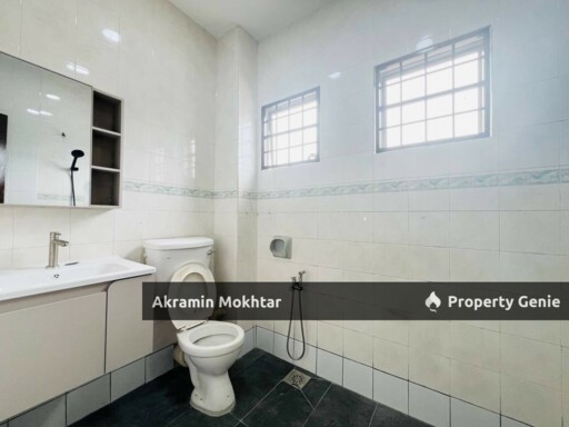 Freehold & Fully Renovated | 2 Storey Terrace Intermediate PU 10 @ Taman Puchong Utama, Puchong