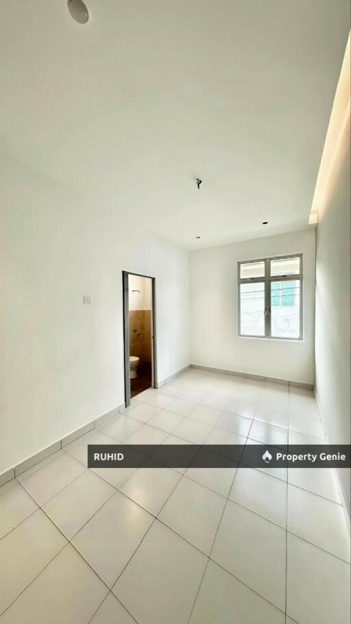 Double Storey Terrace House Taman Scientex Senai | Fully Renovated | Unblock View | Freehold
