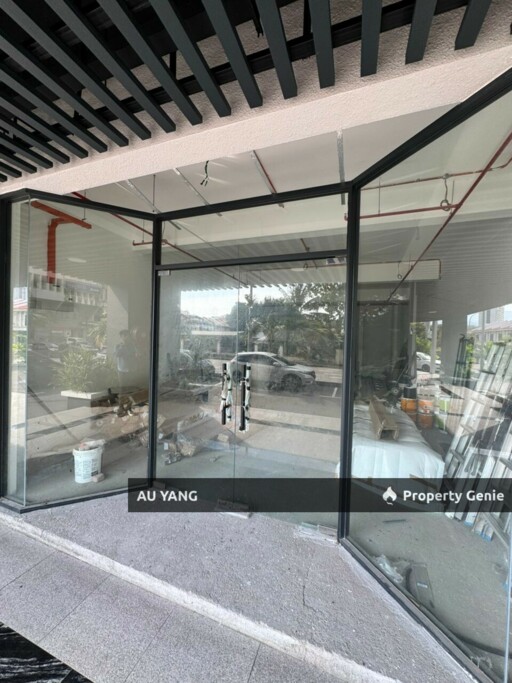 Ground Floor Commercial Unit For Rent Fifth Avenue Lebuh Macallum 商业单位出租