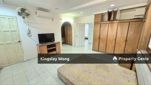 Ipoh Garden 2.5 Storey Terrace House Simple Renovated