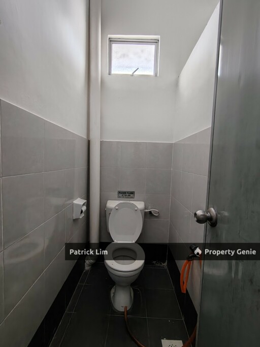 With 6 Rooms Partition, Ayer Keroh First Floor Office For Rent
