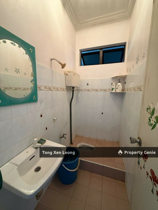 Spacious 5-Bedroom Terraced House In Melaka